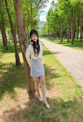 职业装肉丝美少女[<font color=red>5P</font>]
